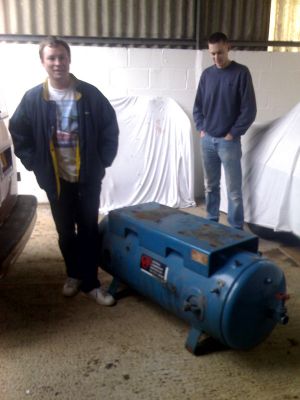 The compressor tank, ready for its new life along with some MKB'ers
